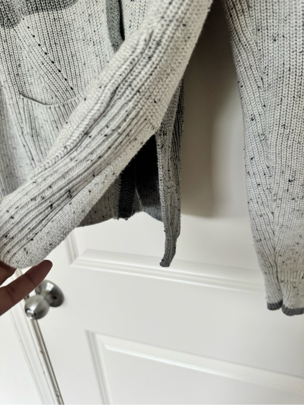 Nicely used: Small Grey Ombre V-Neck Button Front Cardigan Sweater - Picture 4 of 5